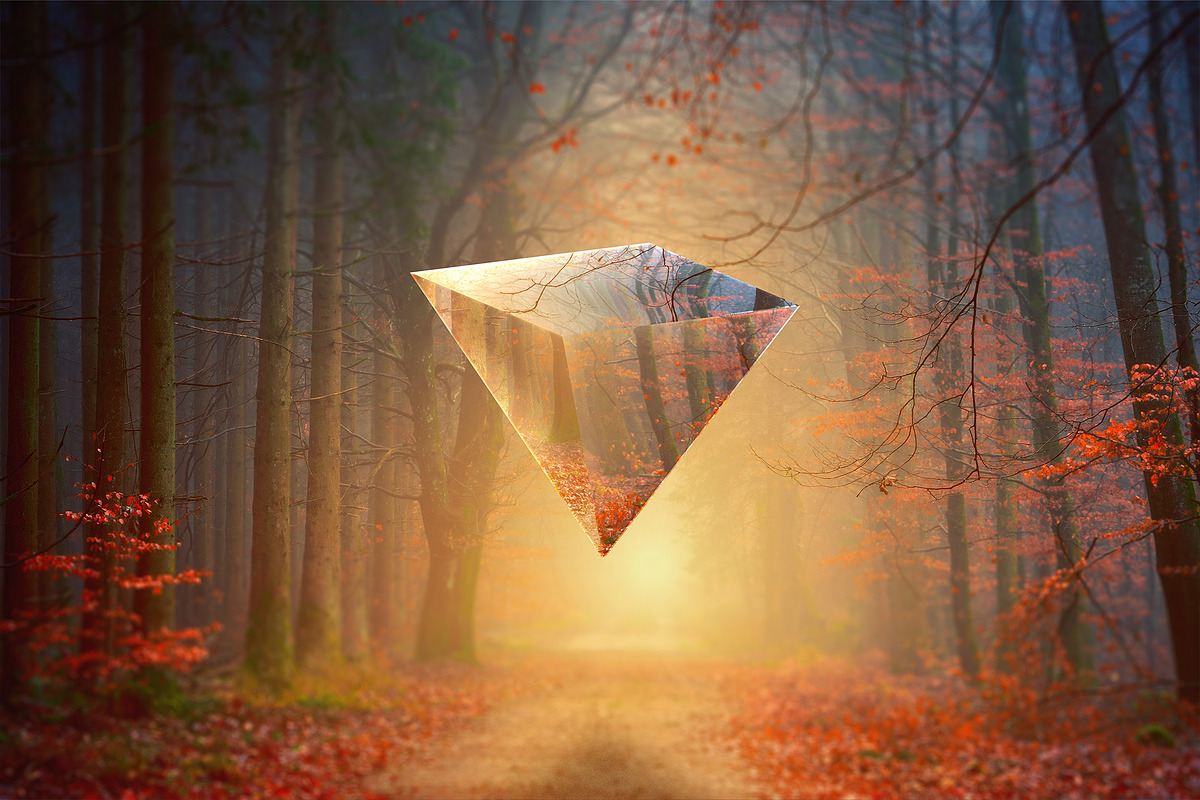 Glass Pyramid Distortion Effect, a Layer Style Add-On by Grafvish (Photo 3 of 5)