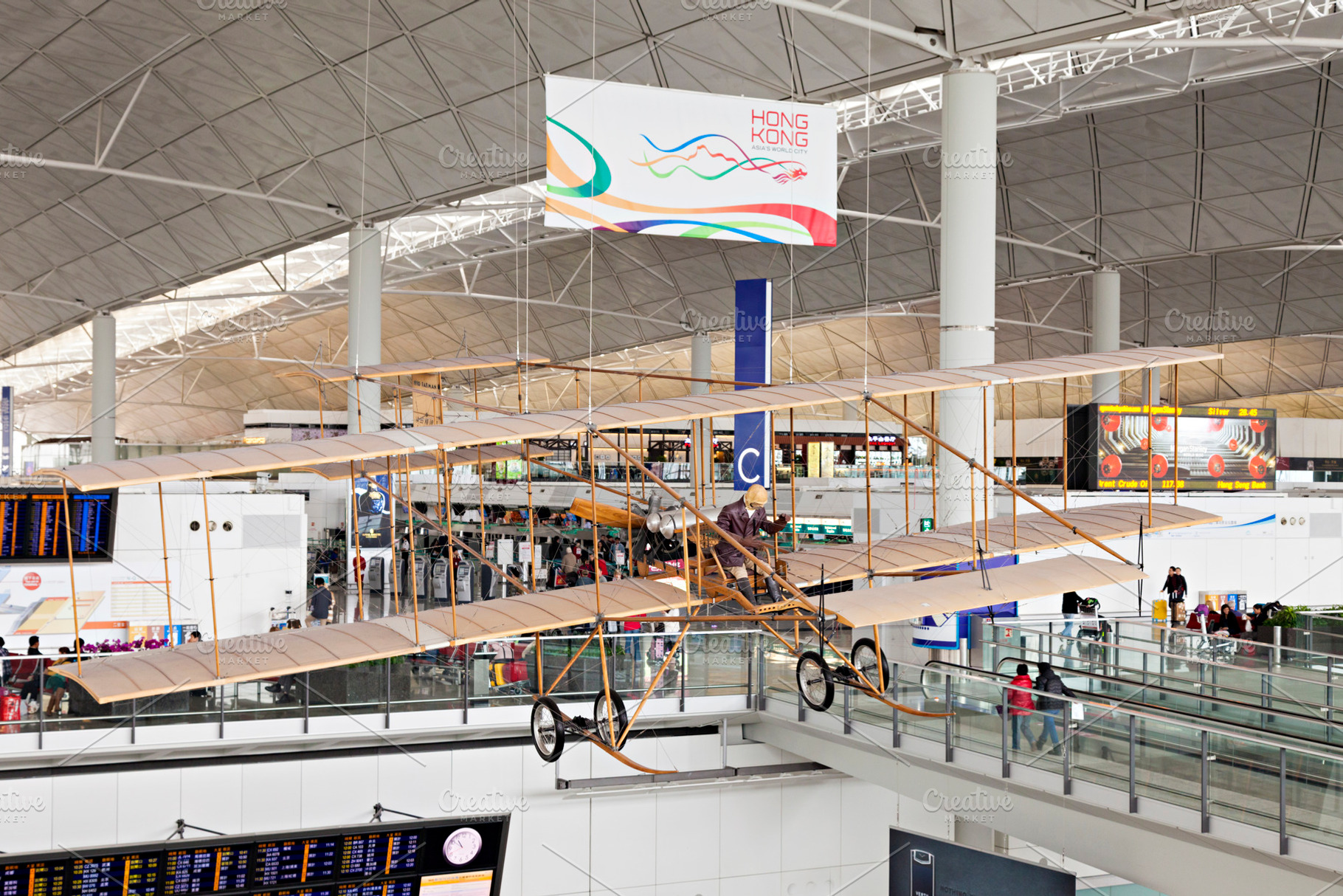 Hong Kong airport, a Photo by saiko3p