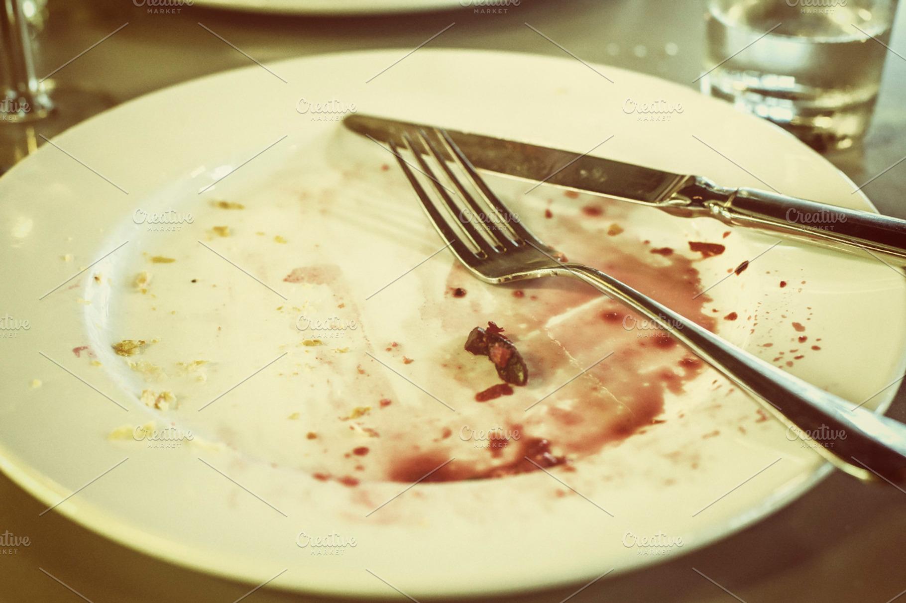 Empty plate containing dinner, finished, and empty, a Food & Drink Photo by Patricia Hofmeester