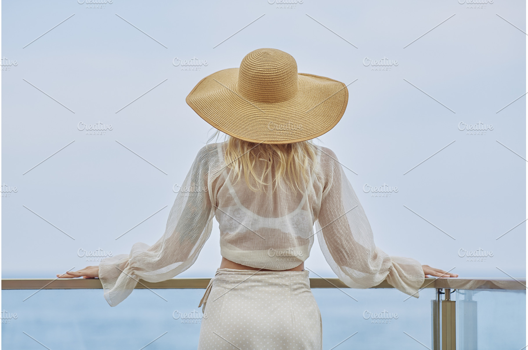 Back view of the Woman in Elegant, a Person Photo by Emotion photo