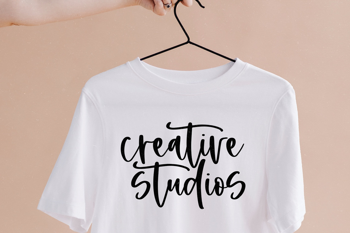 Mountains | Handwritten Script Font preview 7