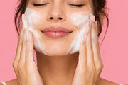 Pastel Skincare & Makeup Bundle, a Beauty & Fashion Photo by The Edit (Thumbnail 3 of 4)