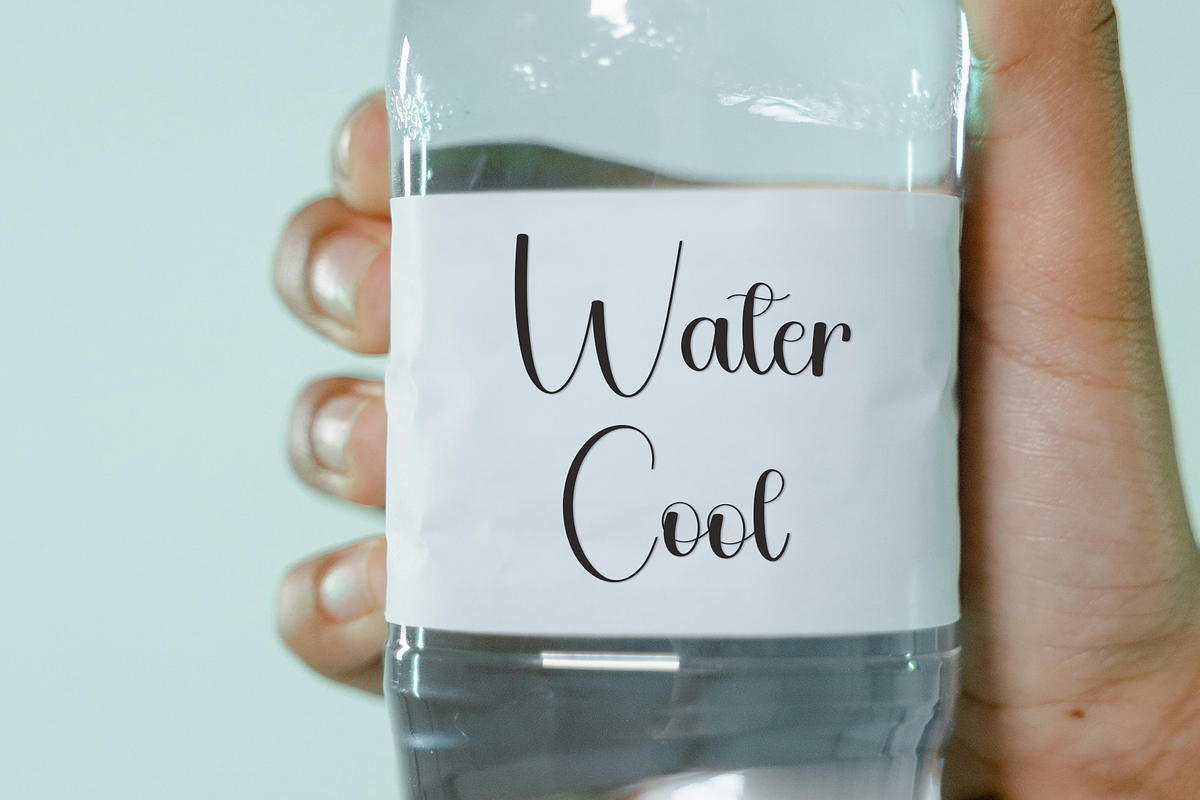 Winterlist, a Handwritten Font by FreshTypeINK (Photo 5 of 8)