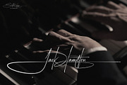 Smooth Radiance | Signature Font, a Script Font by Lemonthe (Thumbnail 10 of 12)