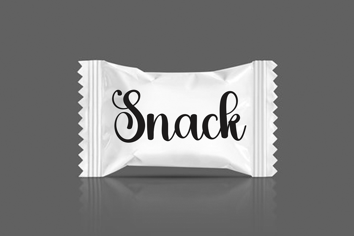 Signature, a Handwritten Font by InermediaSTUDIO (Photo 2 of 8)