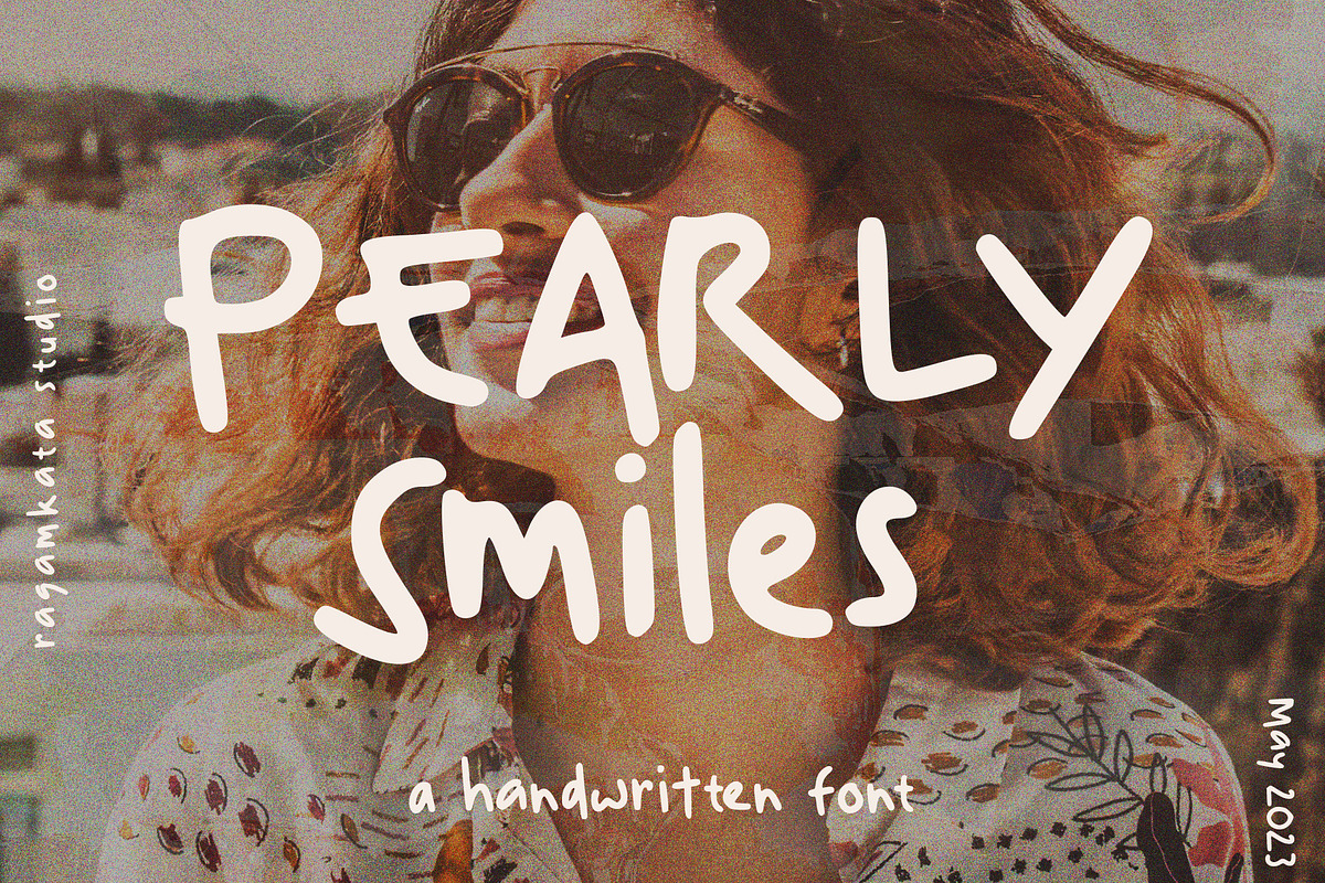 Pearly Smiles - Delightful Font, a Handwritten Font by RagamKata (Photo 1 of 14)