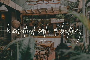 Blythe Genuine Handwritten Font