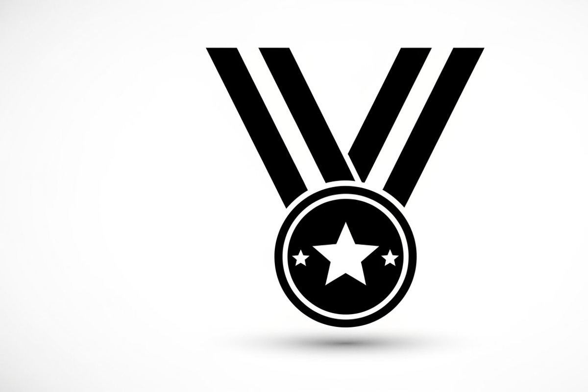 Modern medal icon vector logo design, an Illustration by Amazin_art (Photo 15 of 29)