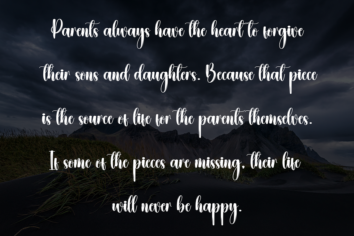 Holywing | Script Font, a Handwritten Font by Scratchones (Photo 2 of 9)
