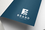 R or K letter minimal logo design, a Branding & Logo Template by Amadul11 (Thumbnail 4 of 5)