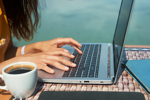 woman freelancer using laptop