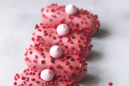 Pink Eclair with Raspberry Cream