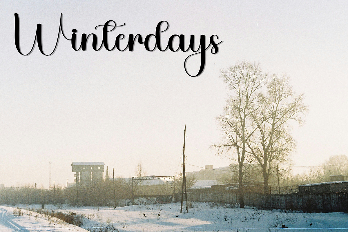Crystal Christmas, a Handwritten Font by InermediaSTUDIO (Photo 8 of 8)