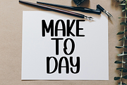 Holiday, a Serif Font by InermediaSTUDIO (Thumbnail 7 of 7)