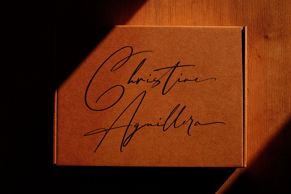 Signature Script Font - Los Merthina, a Script Font by Kotak Kuning Studio (Photo 7 of 9)