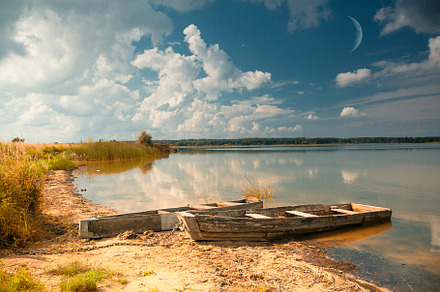 boats on the river, a Photo by Pictures for you!!!!!!!!!