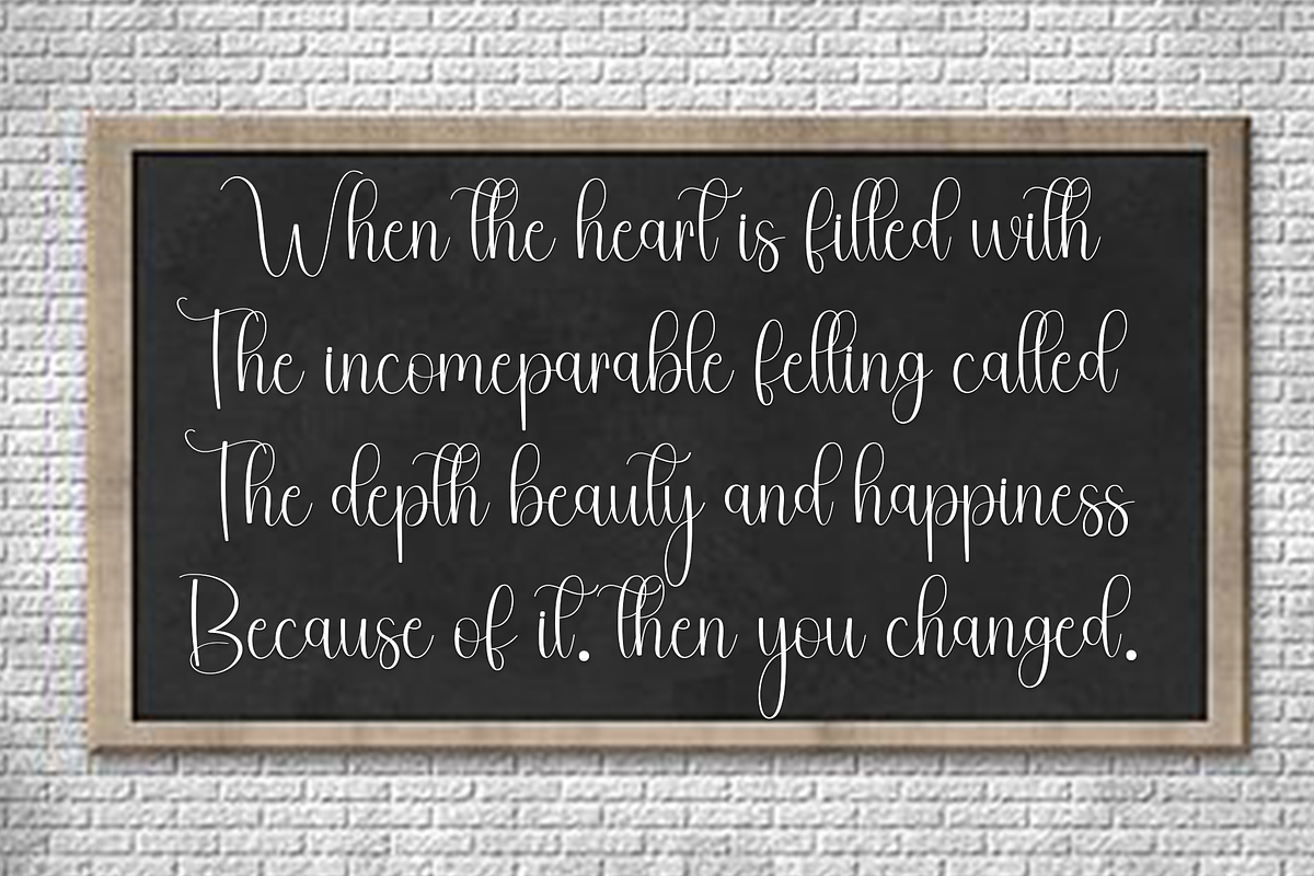 Signature, a Handwritten Font by InermediaSTUDIO (Photo 4 of 7)