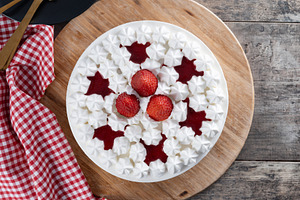 Fresh strawberry cake with cream, a Food & Drink Photo by etorres69
