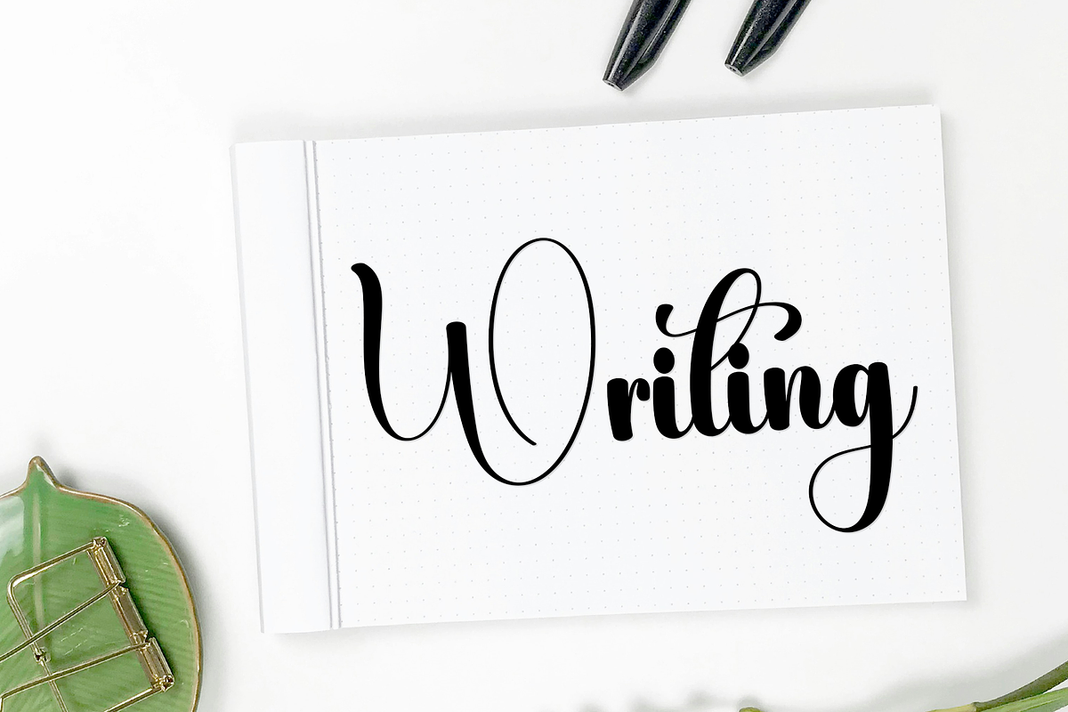 Winter Valentine, a Handwritten Font by InermediaSTUDIO (Photo 2 of 8)