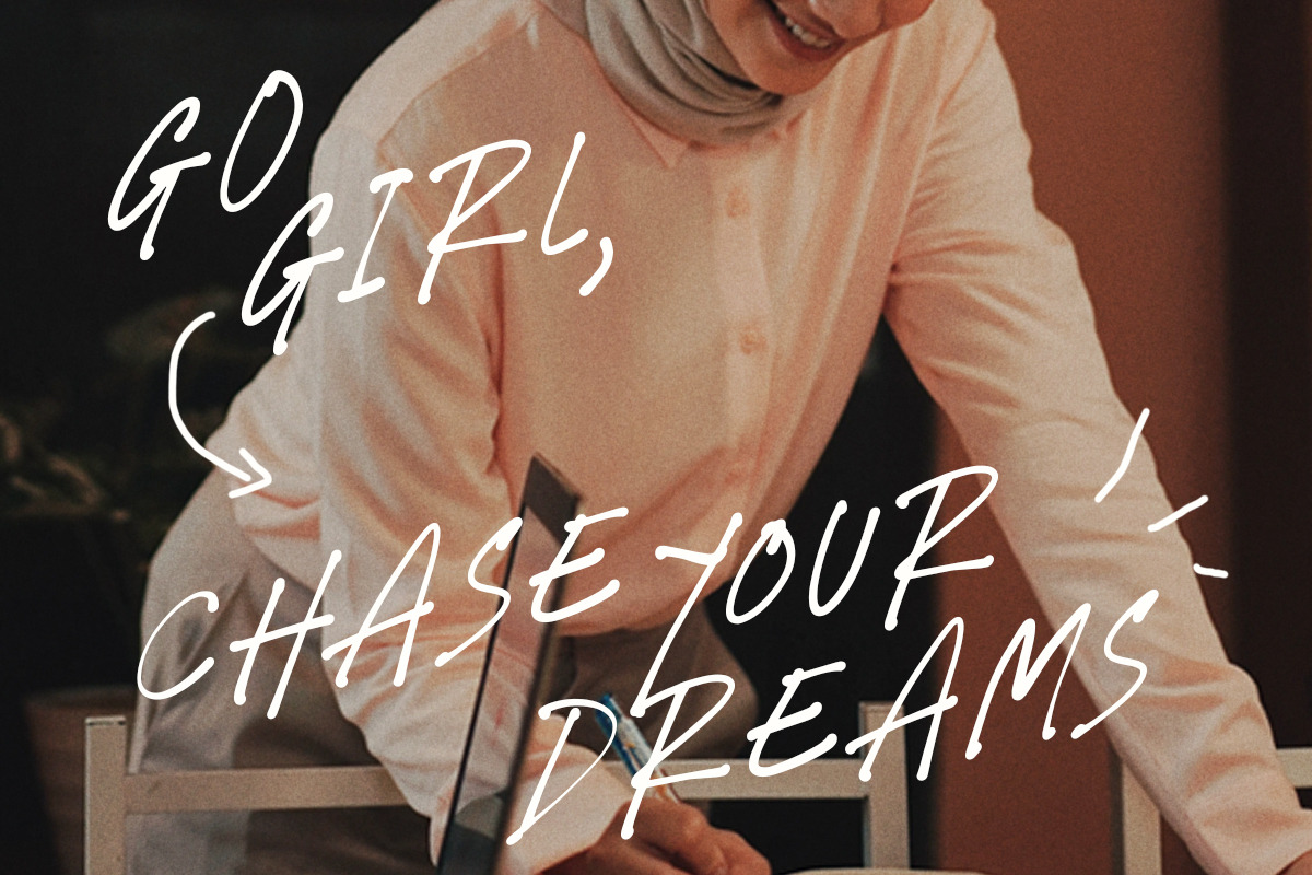 Messy trends - Handwritten Caps, a Font by Littlehand (Photo 6 of 7)