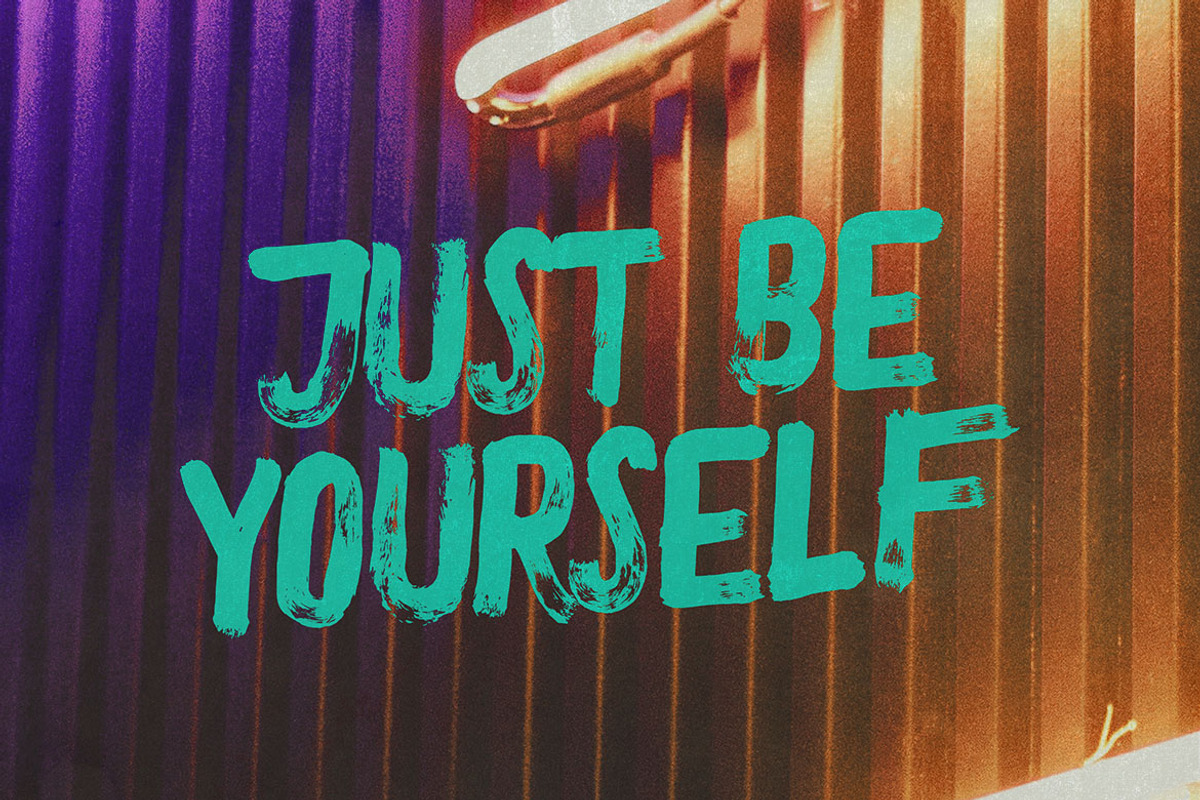 Toxic - Brush & Grunge Font, a Sans Serif Font by Cruzine (Photo 3 of 7)
