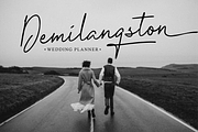 Skeptisgraph A Casual Signature Font, a Script Font by Allouse Studio (Thumbnail 3 of 10)