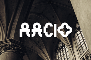 Modern decorative grotesque "Racio".
