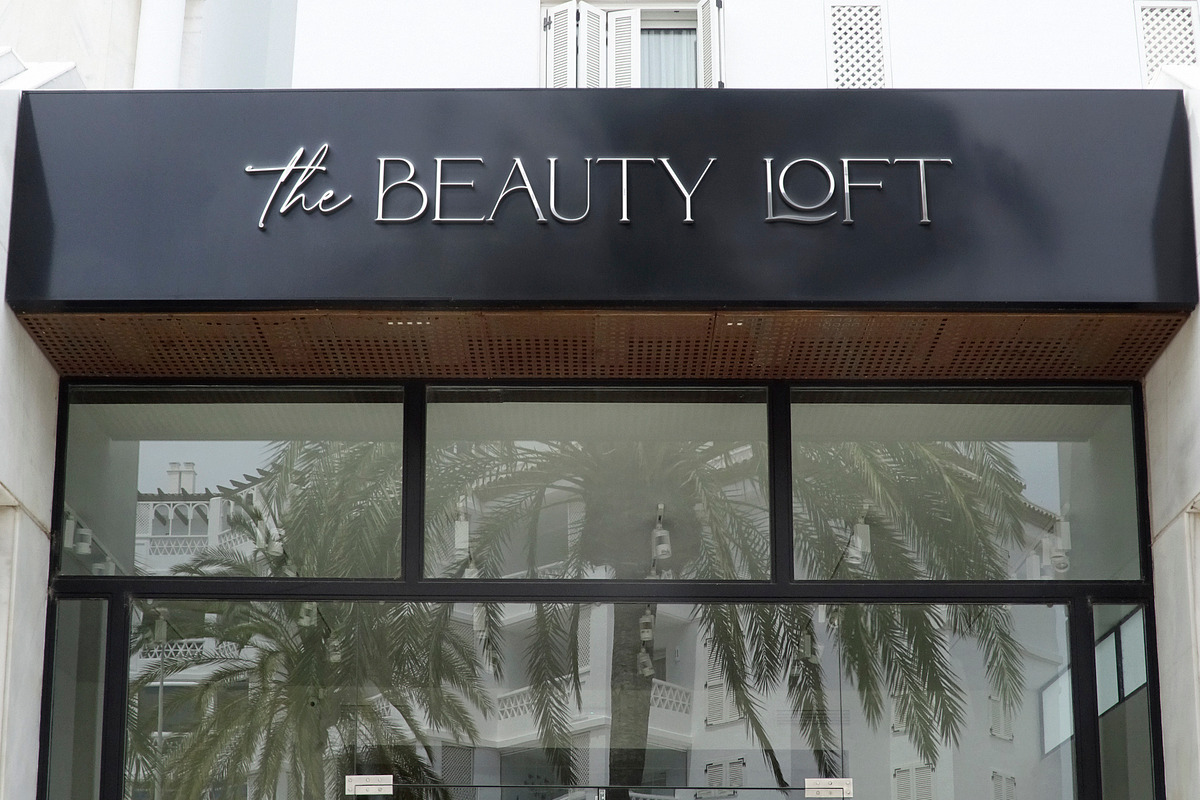 Adorn Story // CLASSY FONT DUO, a Serif Font by PeachCreme (Photo 4 of 18)