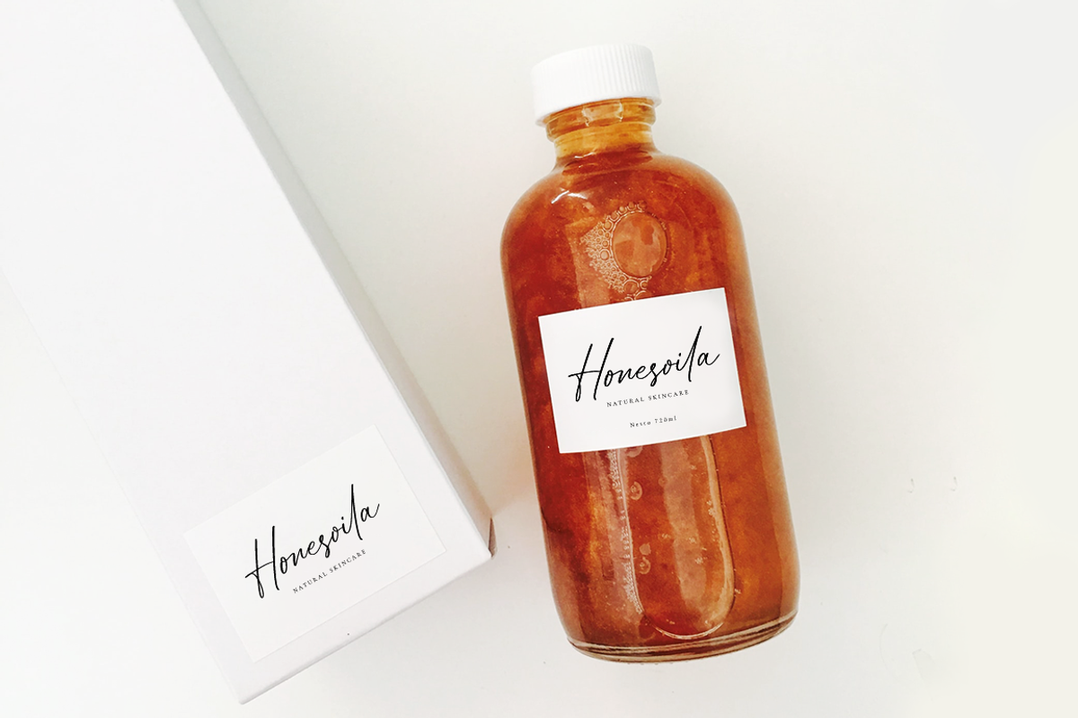 Homistorya - Wedding Font, a Script Font by RockboyStd (Photo 5 of 12)