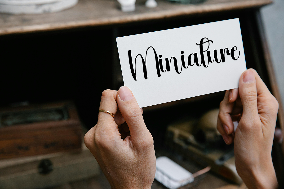Beauty Christmas, a Handwritten Font by FreshTypeINK (Photo 2 of 8)