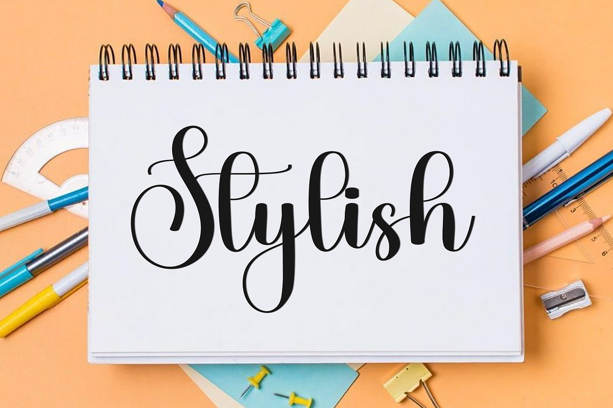 Minimalist Christmas, a Handwritten Font by InermediaSTUDIO (Photo 4 of 8)
