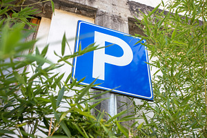 Free parking signal, a Transportation Photo by KYNA STUDIO