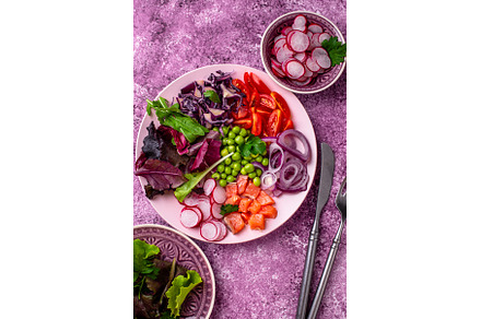 Ketogenic bowl with vegetables and
