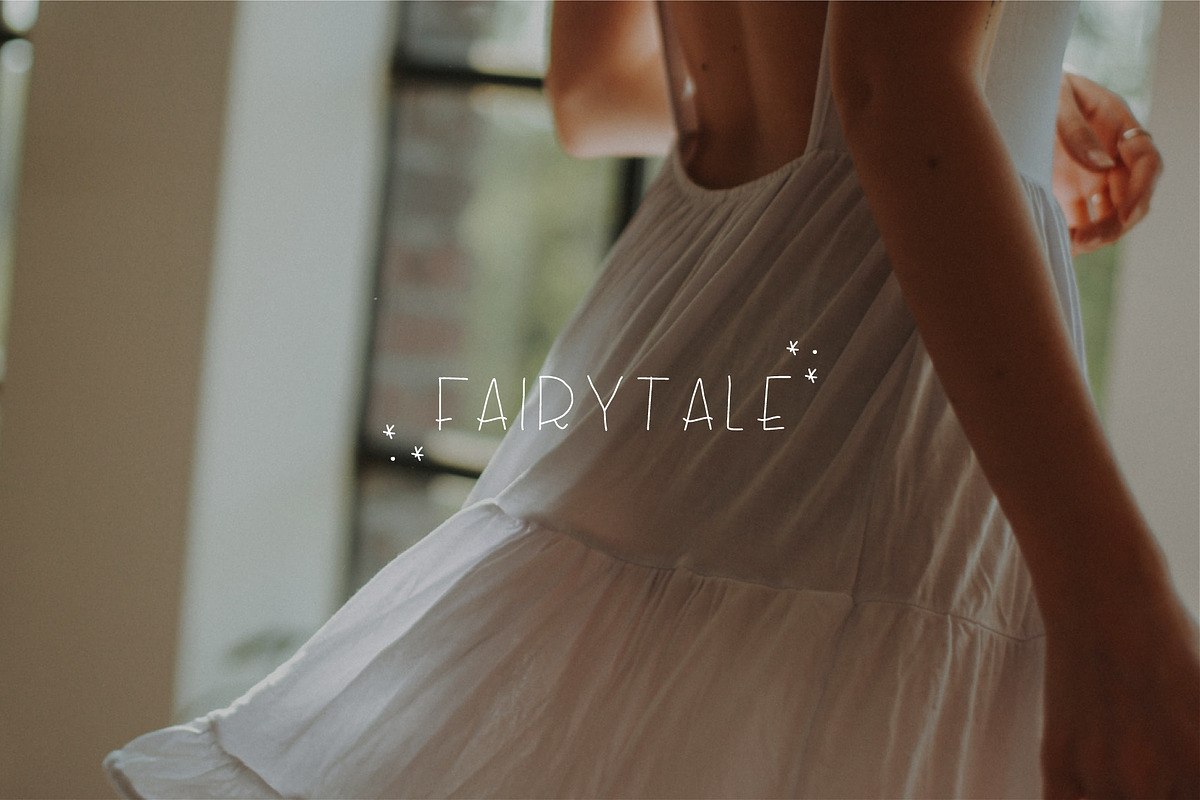 Hello Daisy Font preview 5