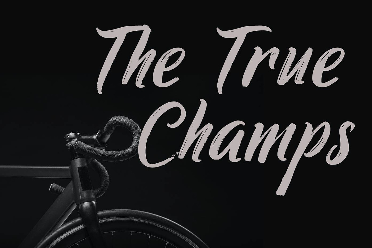Ringtrack - Rough Brush Fonts, a Script Font by Patria Ari (P4tcreativa) (Photo 3 of 10)