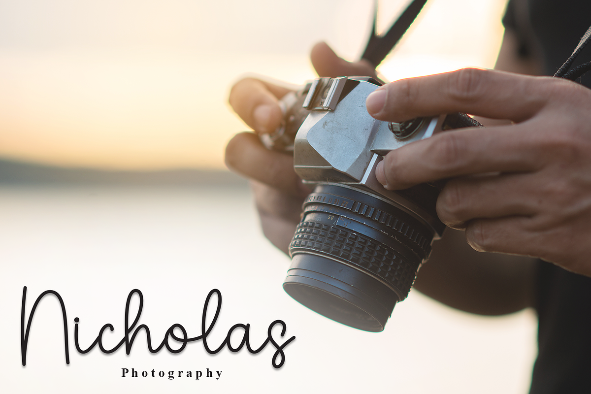 Butique | Script Font, a Handwritten Font by Scratchones (Photo 4 of 9)
