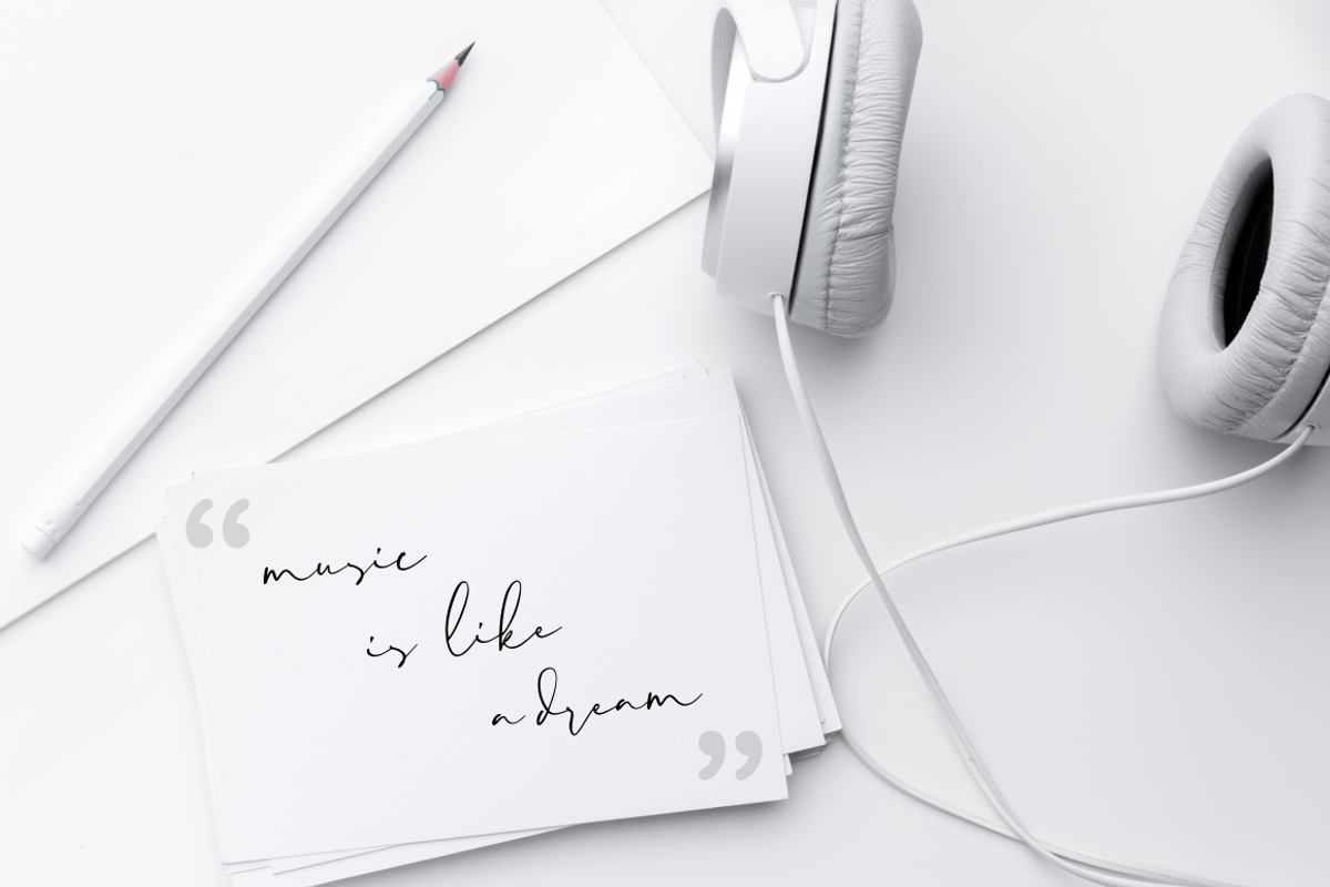 Paris Tonight - Script Font preview 6