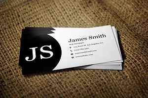 Black & White Minimal Business Card2