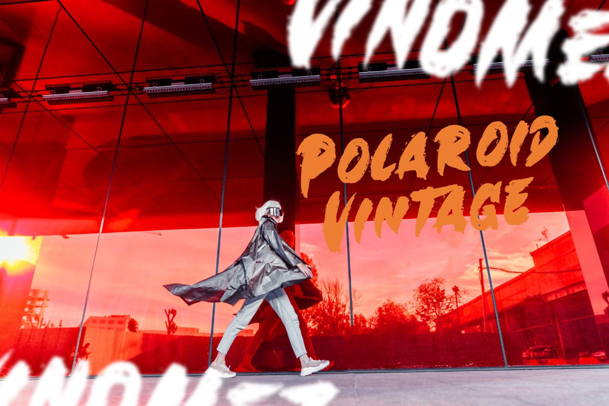 Vinomez - Graffiti Brush Font, a Font by Dhabee (Photo 10 of 15)