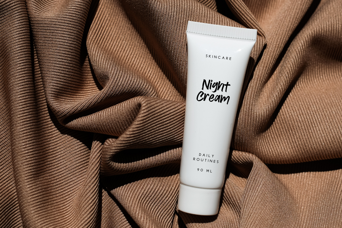 Beauty Routines – Natural Handbrush, a Handwritten Font by Fikryal Studio (Photo 2 of 14)