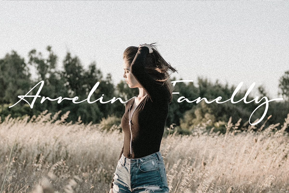 Royal Amigo | Modern Script Font, a Script Font by Ariya Works (Photo 3 of 9)