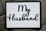 Holiday Signature, a Handwritten Font by InermediaSTUDIO (Thumbnail 5 of 7)