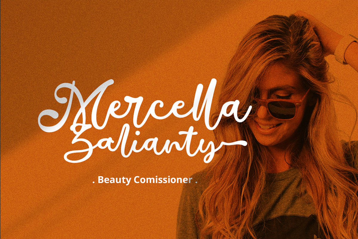 Sweet Croosh Script Font, a Script Font by Grontype (Photo 2 of 9)