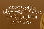 Devroon Royale, a Serif Font by zaaintype (Thumbnail 4 of 11)