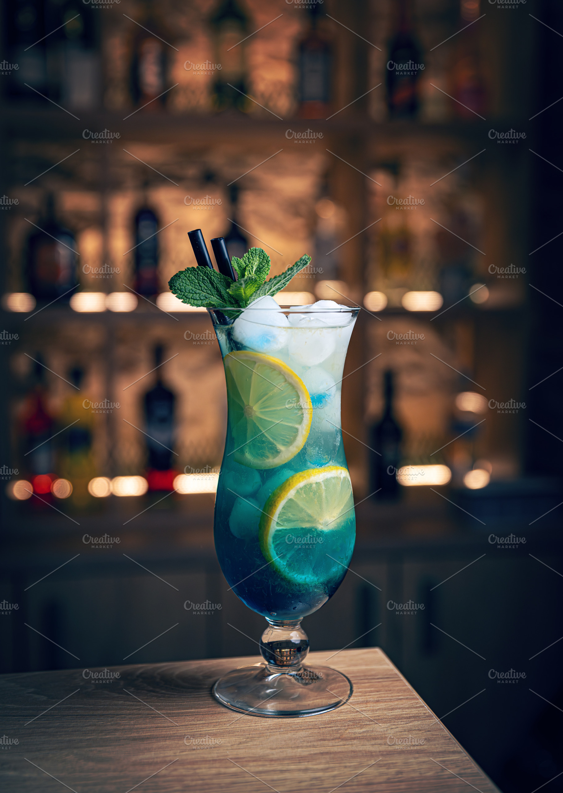 Blue lagoon cocktail, a Photo by Grafvision photography