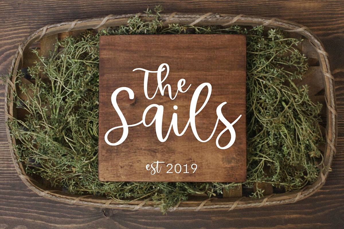 Hello Spring | Bouncy Script Font preview 6