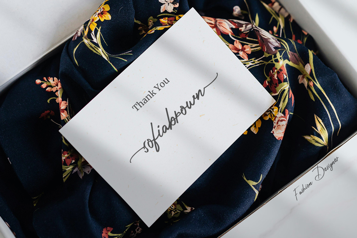 Sisteria Handwritten Signature, a Handwritten Font by UX Dummy (Photo 5 of 10)