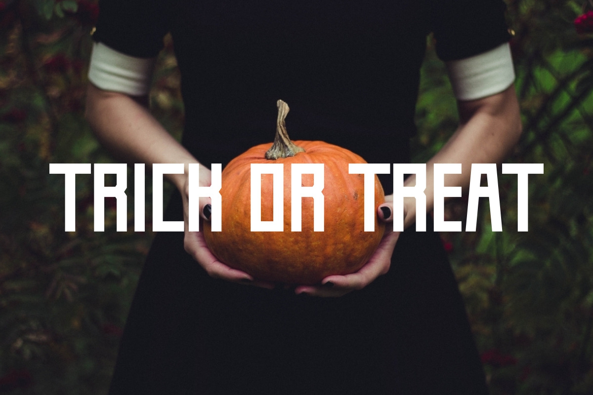 Halloween Sublimation - Vintage Font, a Sans Serif Font by Pian45 Studio (Photo 3 of 12)