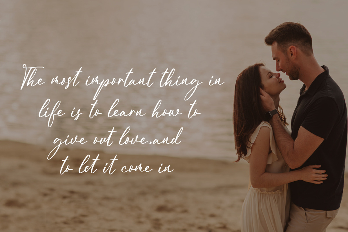 Alexanna a Modern Calligraphy Font, a Script Font by Fatmawati (Photo 9 of 12)