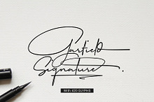 Garfield Signature Font